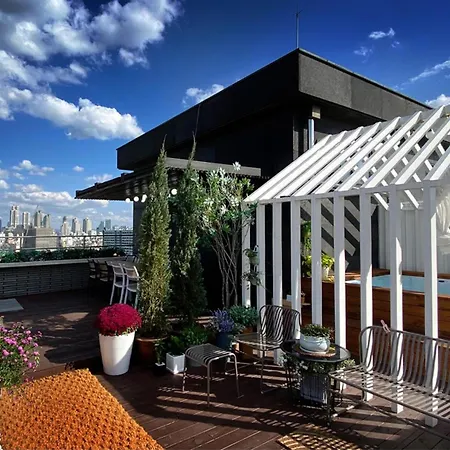 Garden Pool Villa Lee Chung Jung